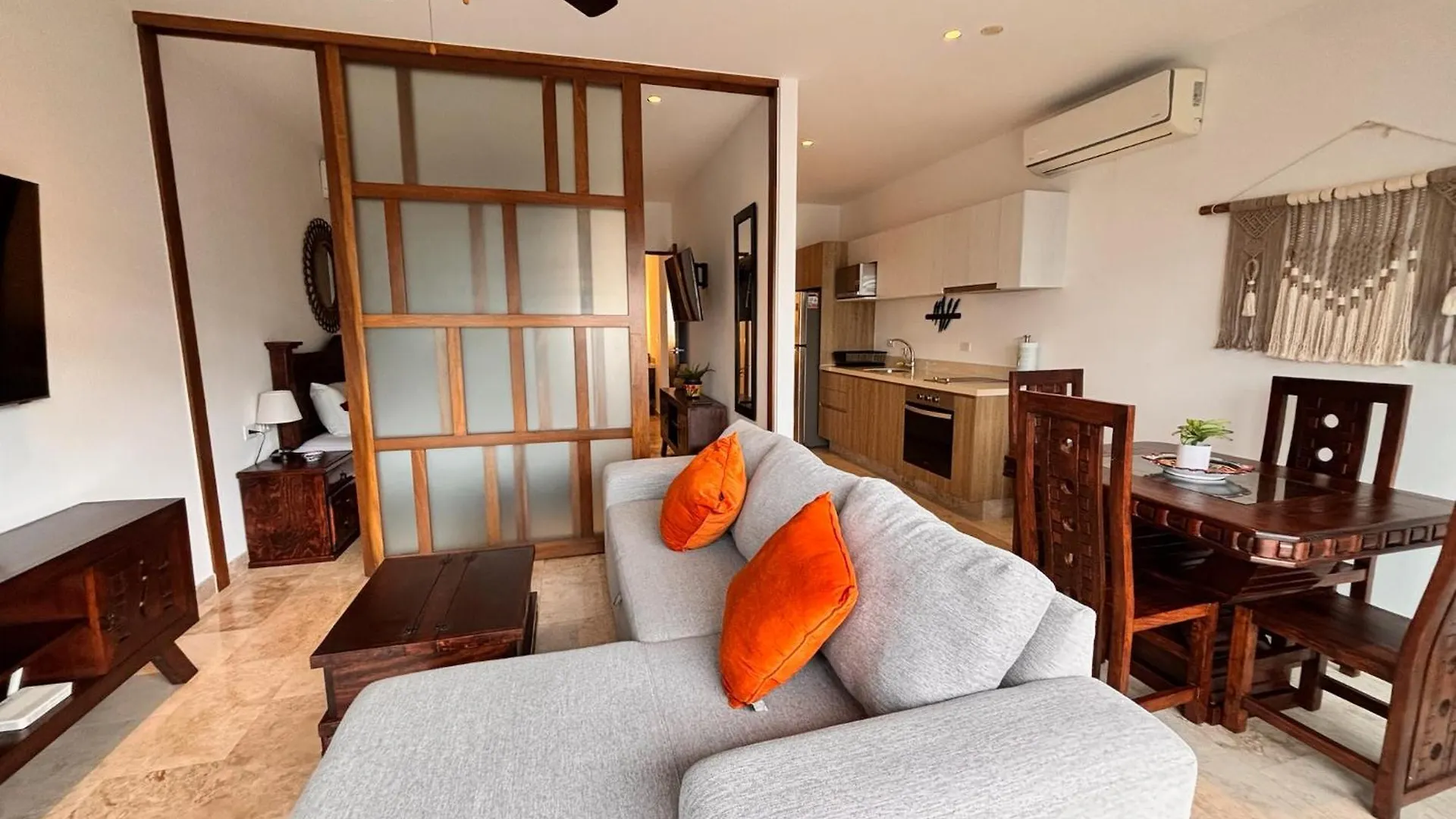 Chic 1Br Apartment In Playa Del Carmen Steps To 5Th Ave 0*,  メキシコ